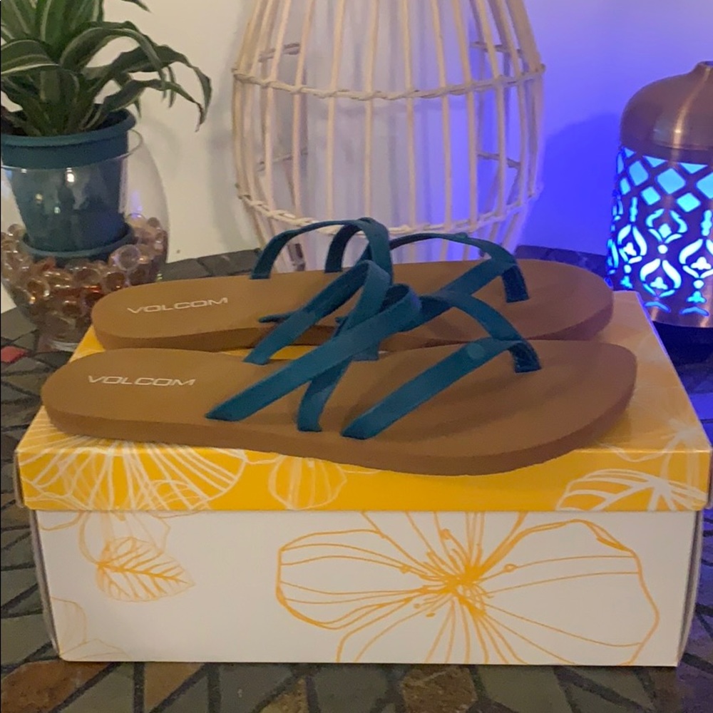 Volcom Teal Strappy Sandals Size 9 NWOT
